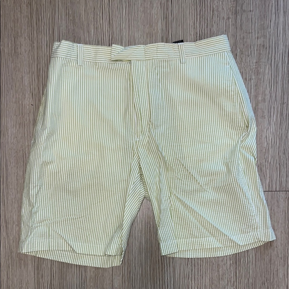 Greg Norman Size 34 Men's Striped Shorts